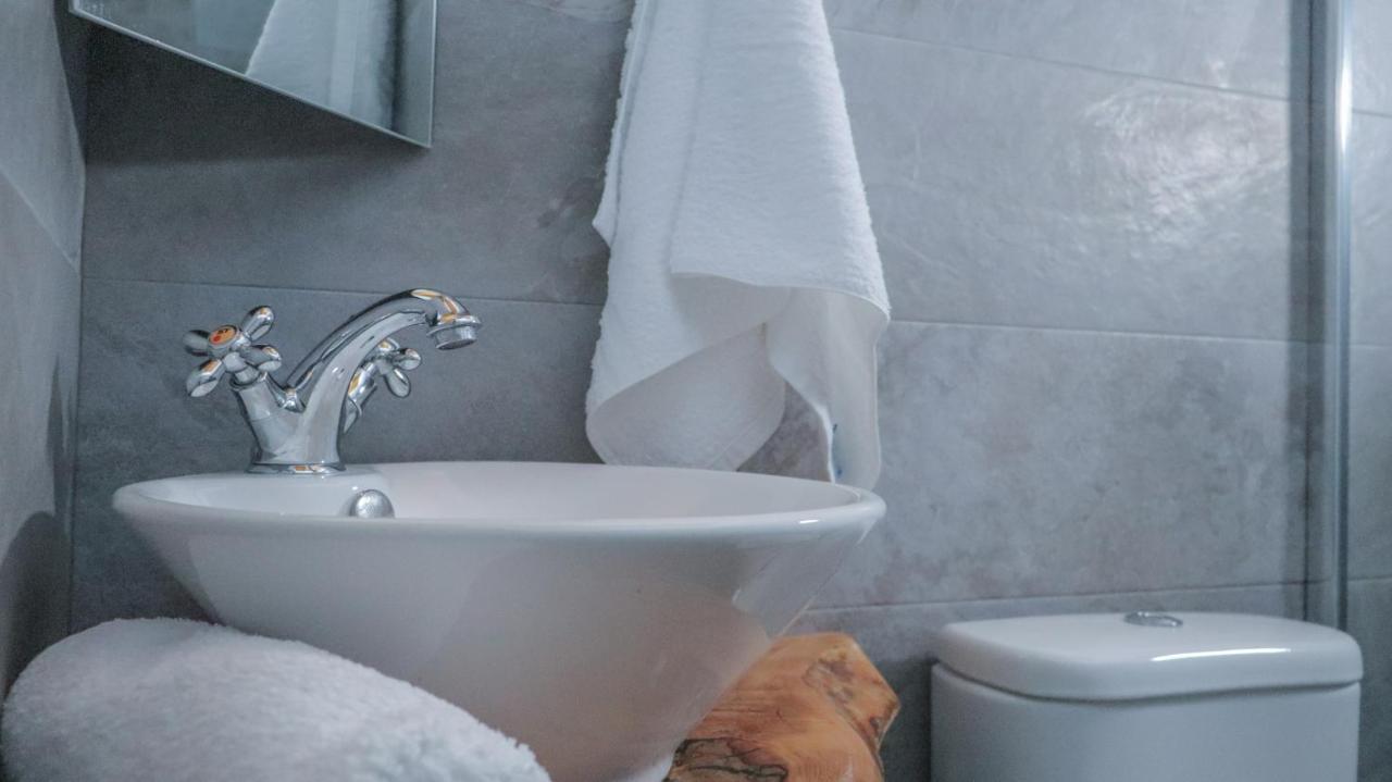 Spitakia-Cozy & Comfy Apartments 10Minutes From The Airport Артемида Екстериор снимка
